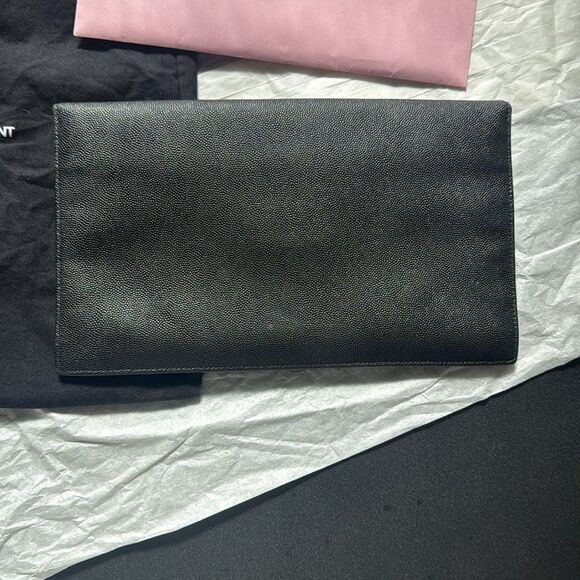 YSL UPTOWN POUCH IN GRAIN DE POUDRE LEATHER - Black  Retail $650- EUC - Picture 4 of 15